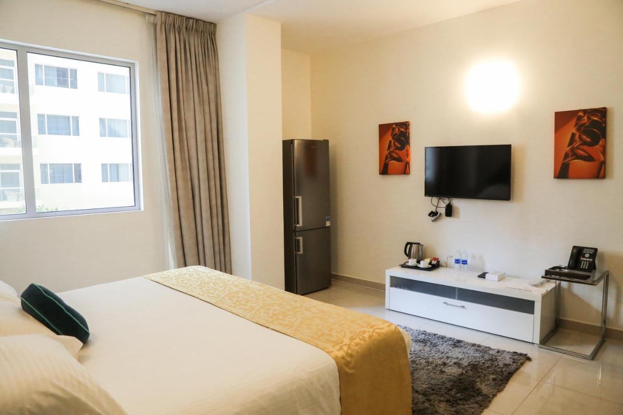 Gulf Suites Hotel Amwaj Manama Exteriör bild
