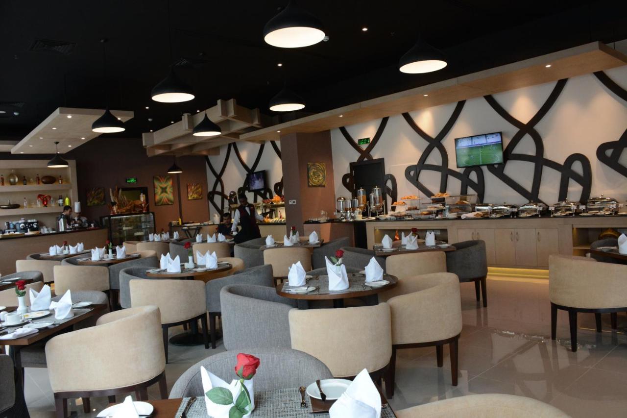 Gulf Suites Hotel Amwaj Manama Exteriör bild